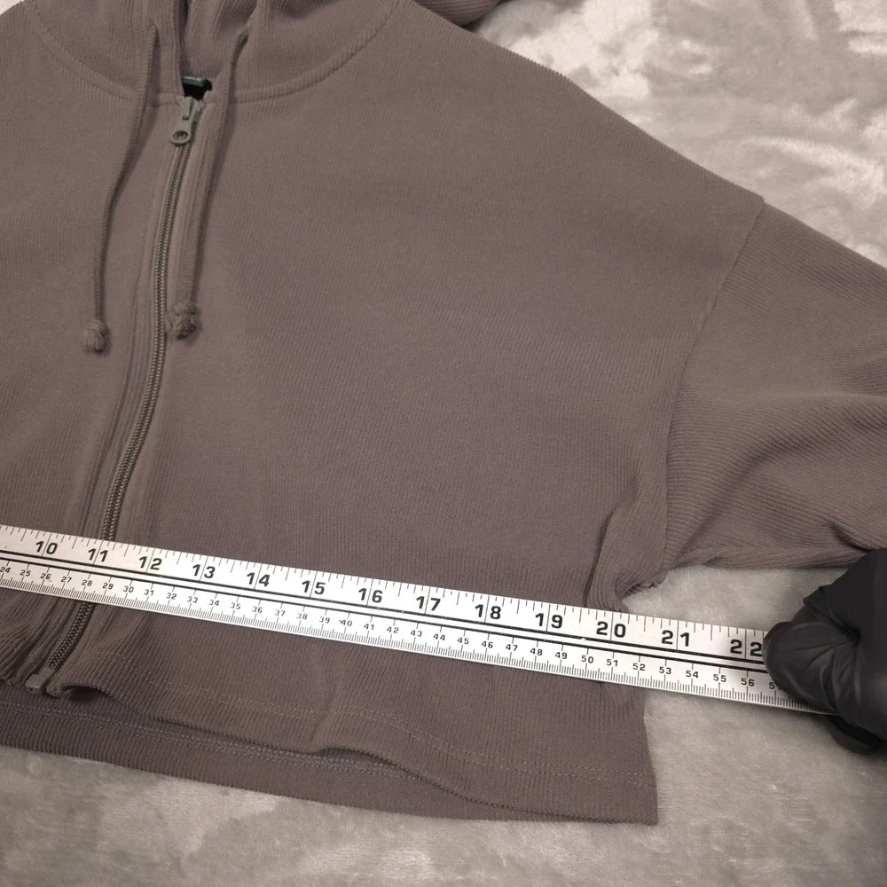 Wild Fable Ribbed Cropped Zip Hoodie Womens Size M Gray Brown - Picture 8 of 8